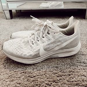 Women’s Nike Tennis Shoes Size 8.5!!